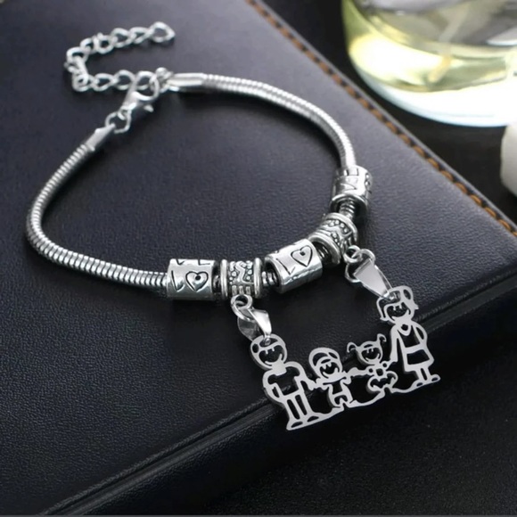 ‼️CLEARANCE SALE‼️ Cute family theme bracelets - Picture 2 of 3